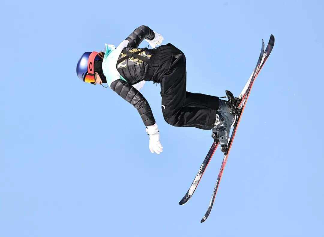 关于谷爱凌赛后谦逊发言登热搜，武汉三镇血战波尔图引发热议的信息